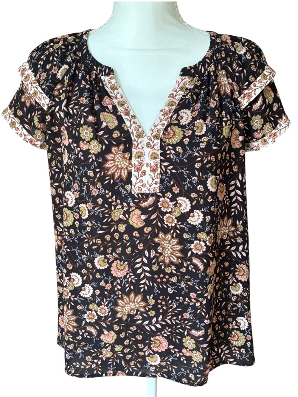 DR2 Black/Pink Floral Split-Neck Ruffle Short Sleeve Everyday Casual Top Sz. S